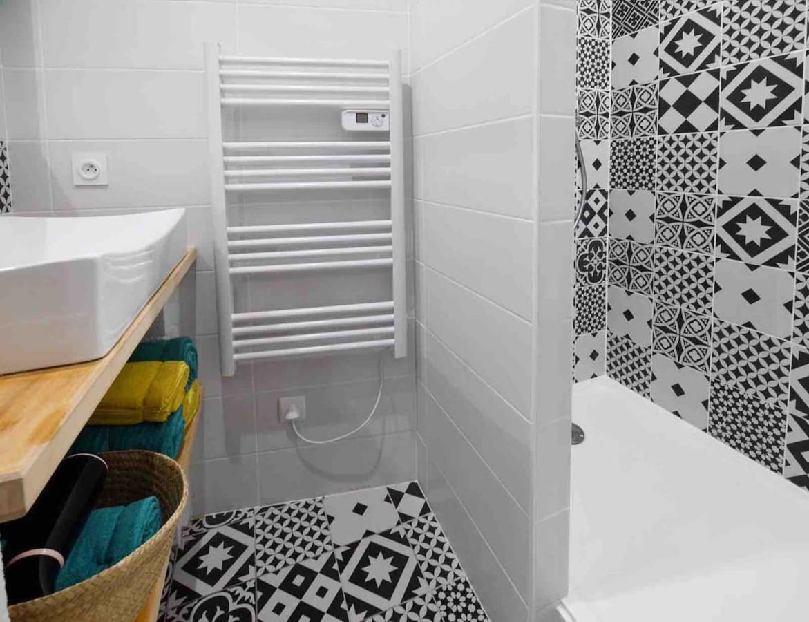 An Authentic Experience With Spa In The Center Poitiers Buitenkant foto