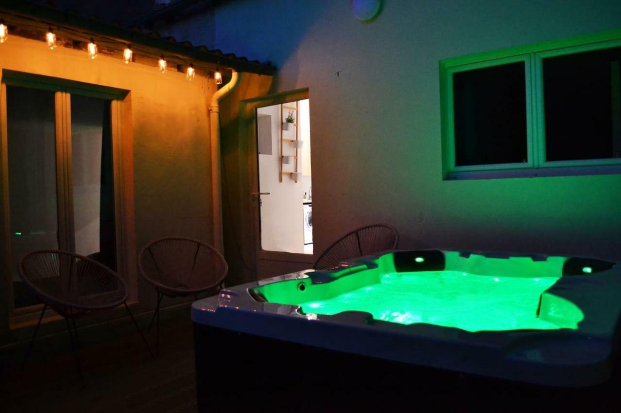 An Authentic Experience With Spa In The Center Poitiers Buitenkant foto