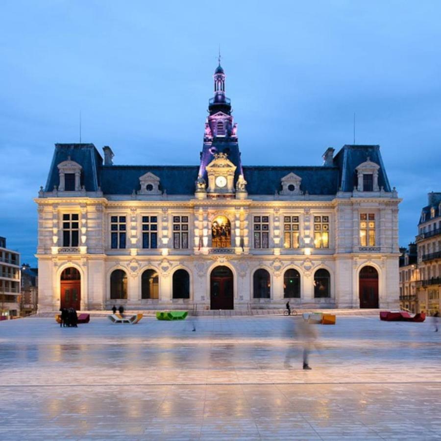 An Authentic Experience With Spa In The Center Poitiers Buitenkant foto